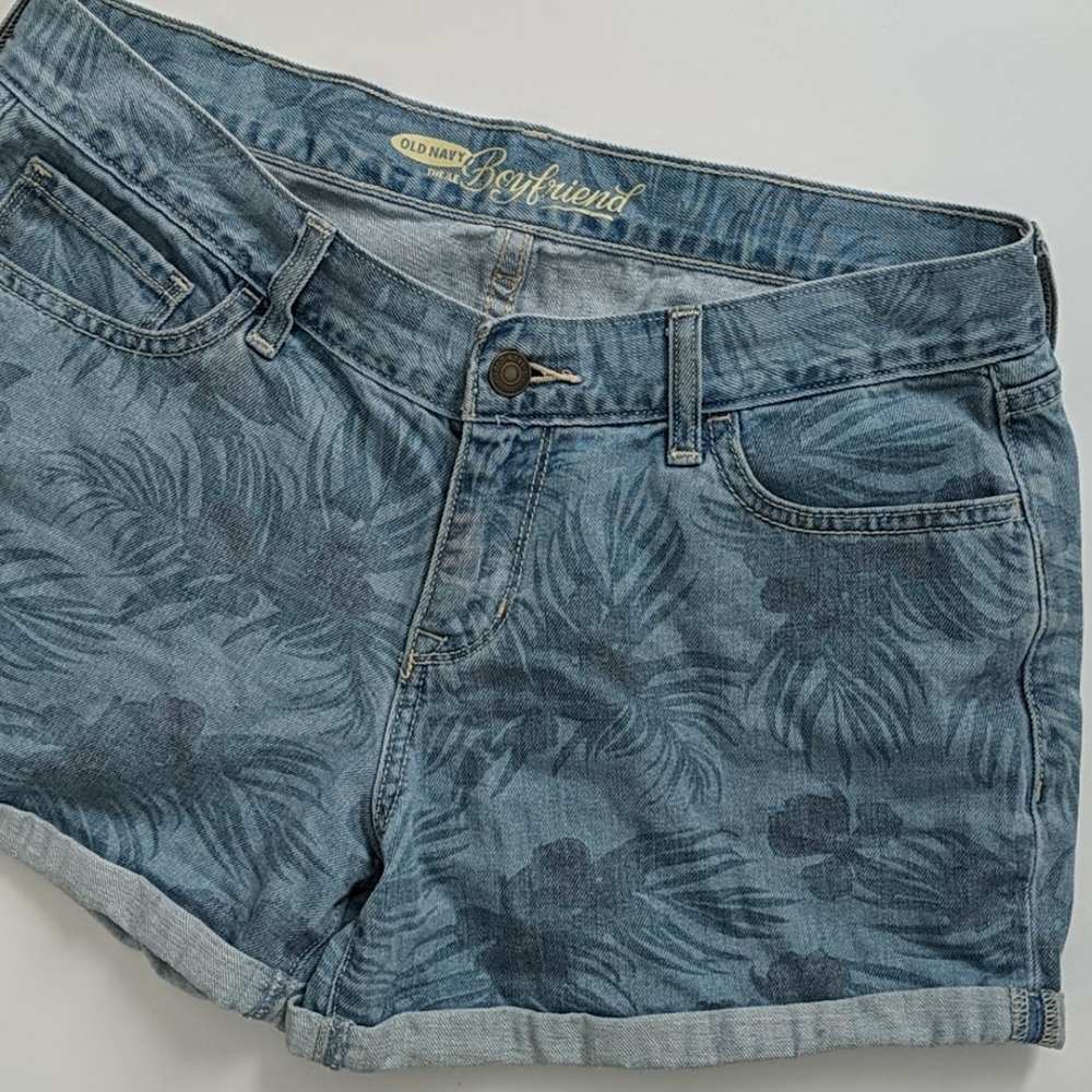 Old Navy tropical print shorts size 6